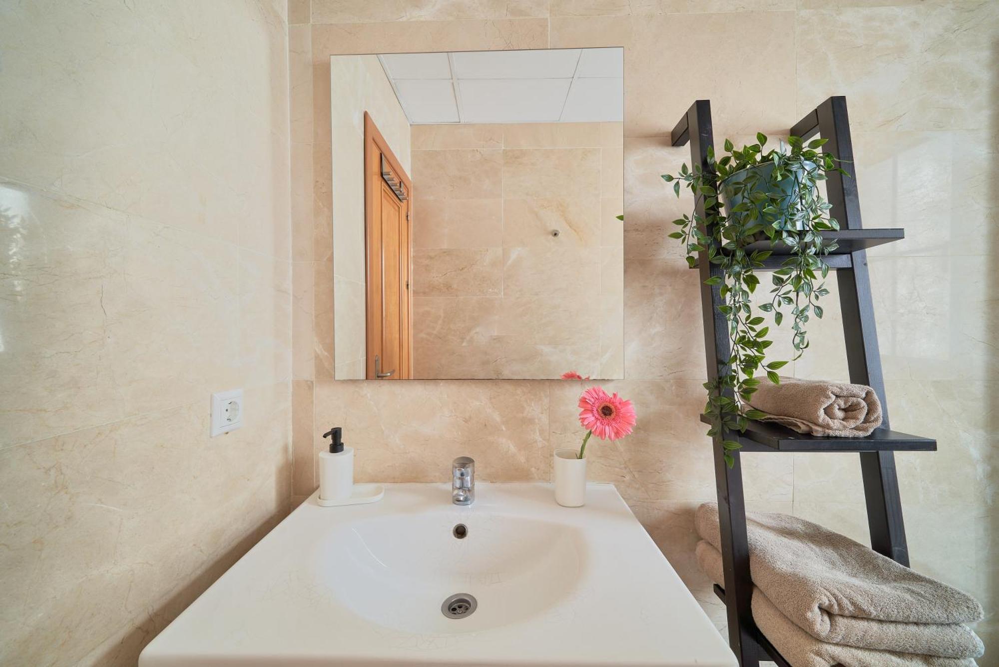 Apartamento En El Centro, Tranquilo Y Luminoso Malaga Bagian luar foto